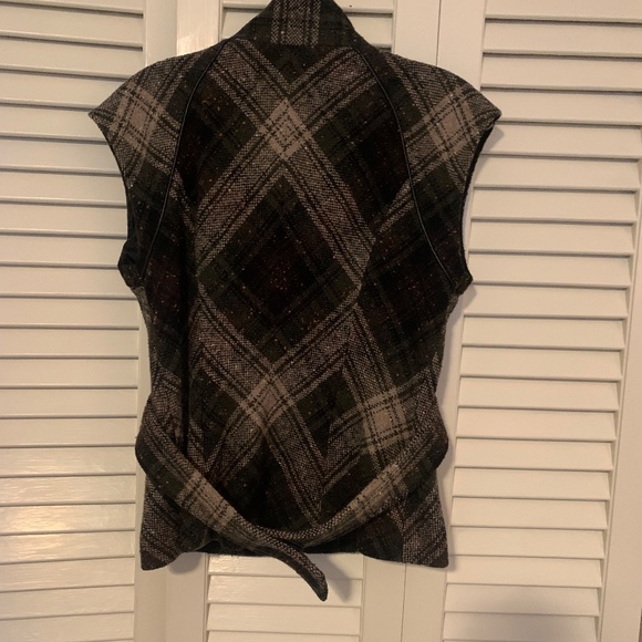 CAbi "All Tied Up" Vest, Size Small, Style # 611 - Picture 4 of 7